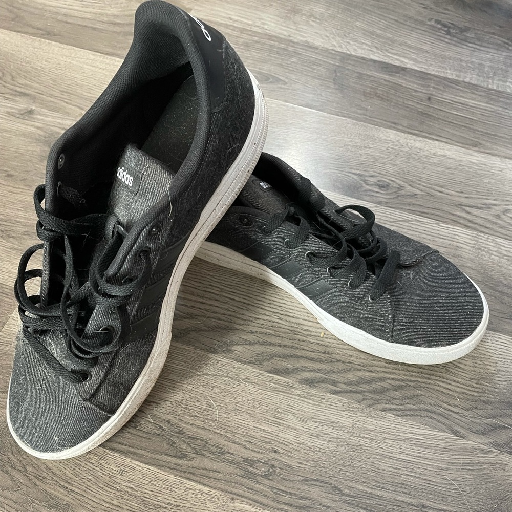 Men’s Adidas casual shoes size 12. Only worn a few times!